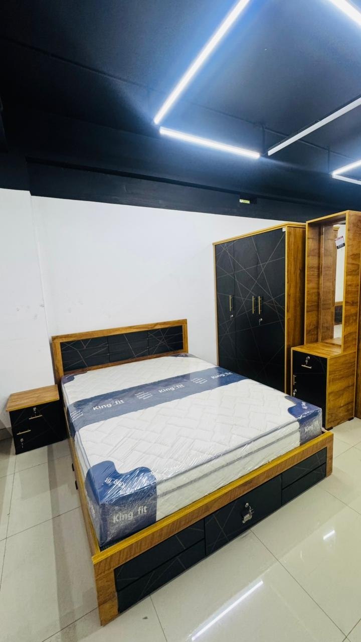 Zenith Floating Oak Platform Cot